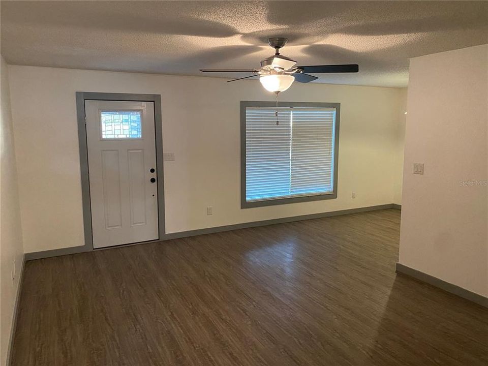 Recently Sold: $225,000 (2 beds, 1 baths, 1379 Square Feet)