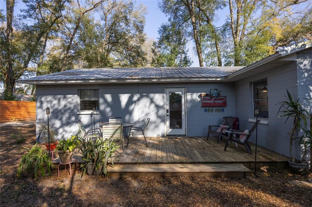 Recently Sold: $224,900 (3 beds, 1 baths, 1187 Square Feet)