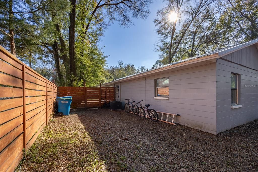 Recently Sold: $224,900 (3 beds, 1 baths, 1187 Square Feet)