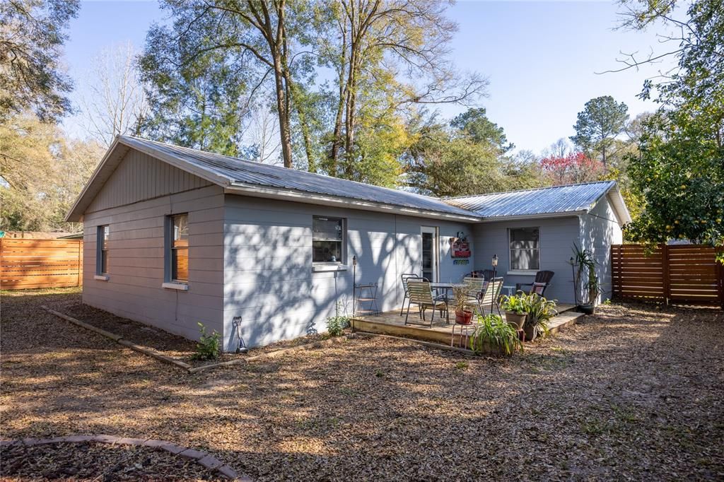 Recently Sold: $224,900 (3 beds, 1 baths, 1187 Square Feet)