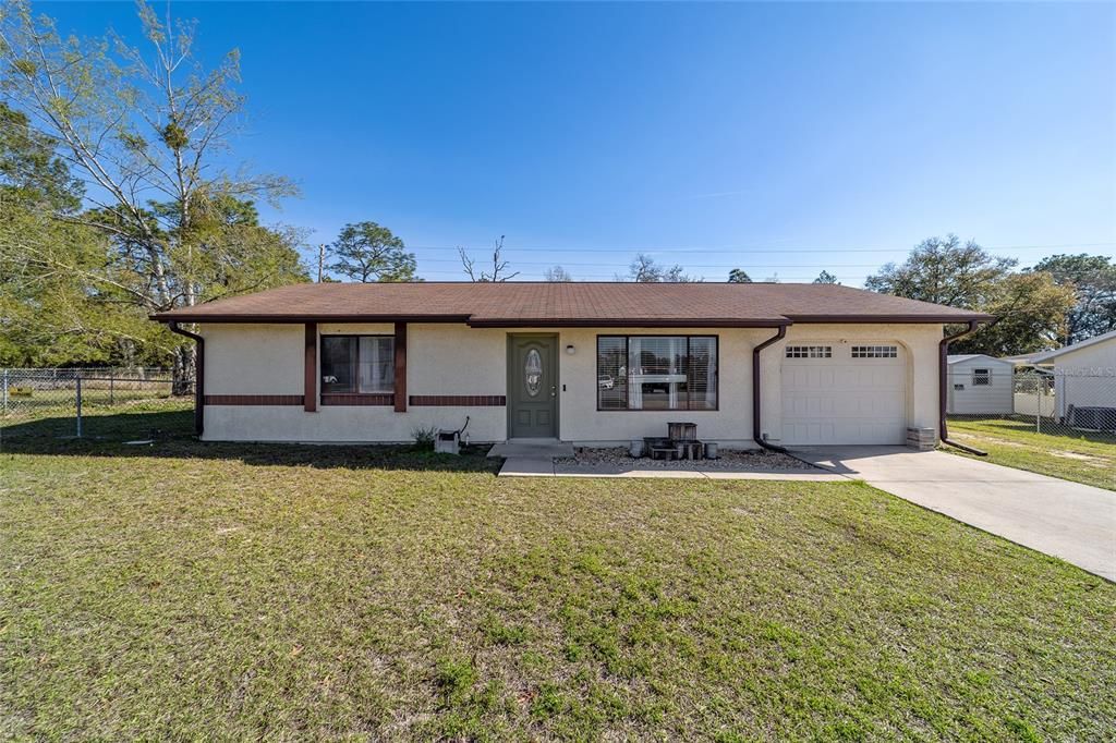 Recently Sold: $179,900 (2 beds, 1 baths, 900 Square Feet)