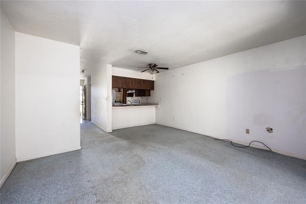 Active With Contract: $135,000 (2 beds, 1 baths, 1001 Square Feet)