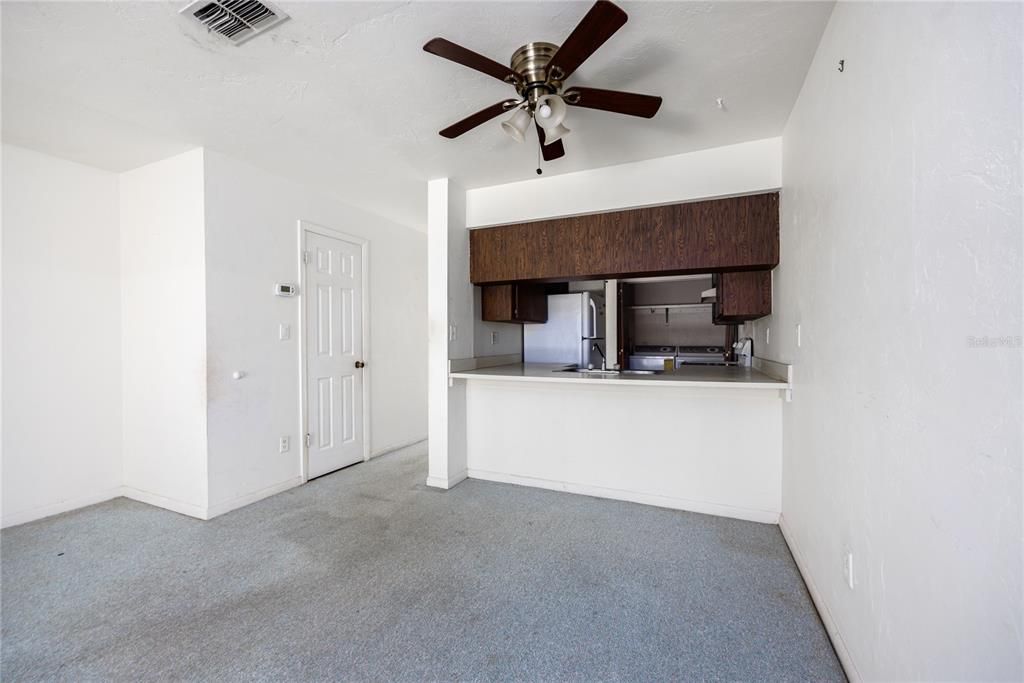 Active With Contract: $135,000 (2 beds, 1 baths, 1001 Square Feet)