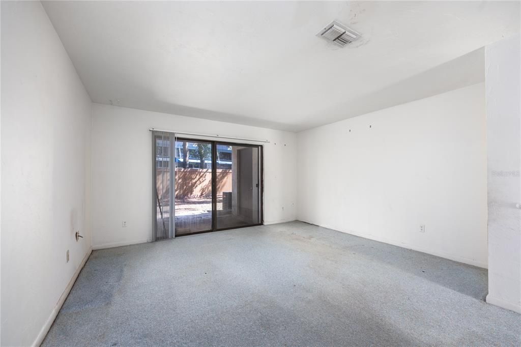 Active With Contract: $135,000 (2 beds, 1 baths, 1001 Square Feet)