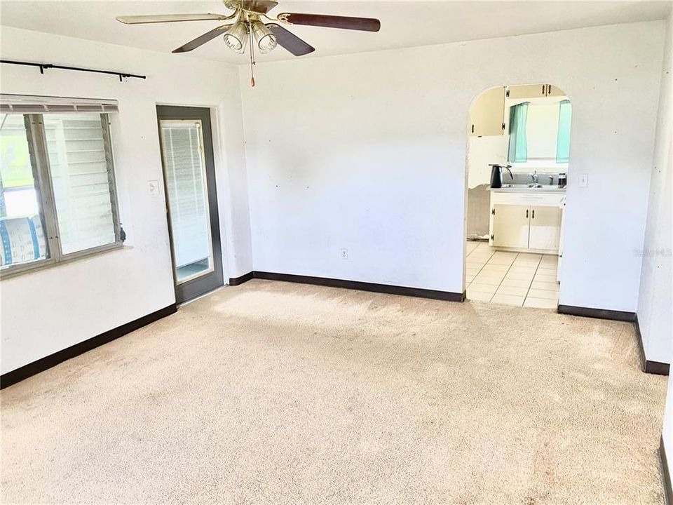 Recently Sold: $160,000 (2 beds, 1 baths, 784 Square Feet)