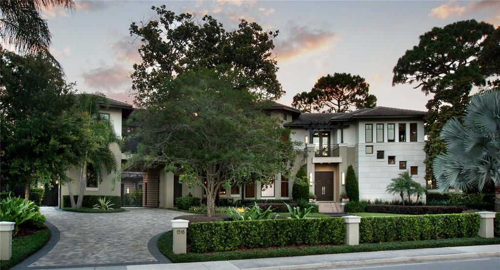 Recently Sold: $5,300,000 (5 beds, 7 baths, 8173 Square Feet)