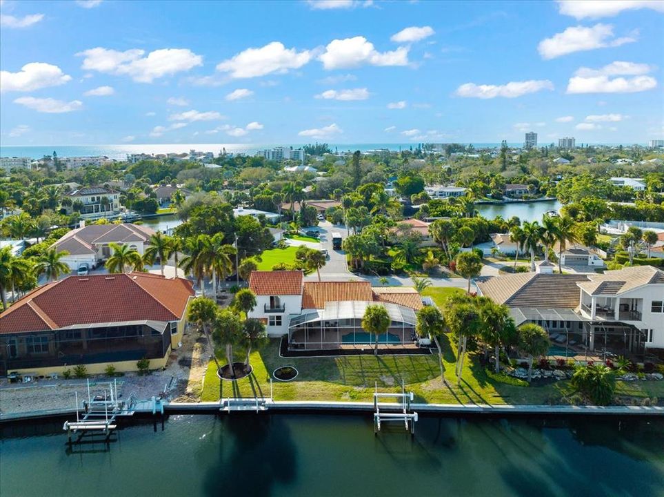 Active With Contract: $2,000,000 (3 beds, 4 baths, 2732 Square Feet)