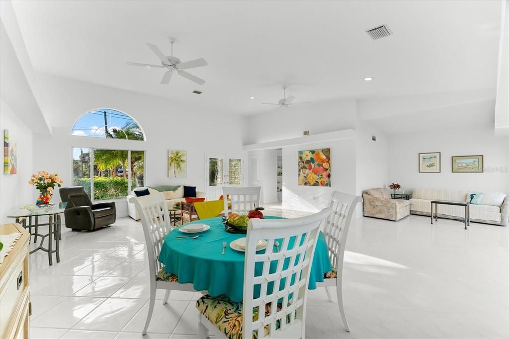 Active With Contract: $2,000,000 (3 beds, 4 baths, 2732 Square Feet)