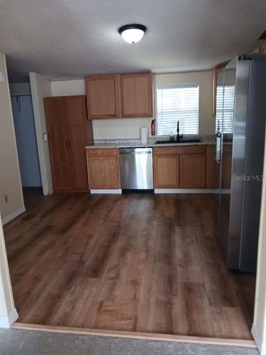 For Sale: $139,900 (2 beds, 2 baths, 1040 Square Feet)