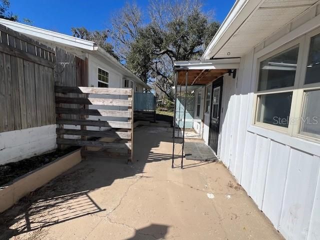 Recently Sold: $215,000 (2 beds, 2 baths, 1005 Square Feet)