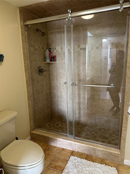 Activo con contrato: $4,000 (2 camas, 2 baños, 1980 Pies cuadrados)