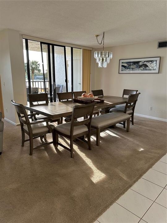 Activo con contrato: $4,000 (2 camas, 2 baños, 1980 Pies cuadrados)