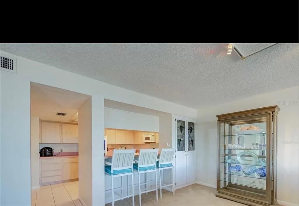 Activo con contrato: $4,000 (2 camas, 2 baños, 1980 Pies cuadrados)