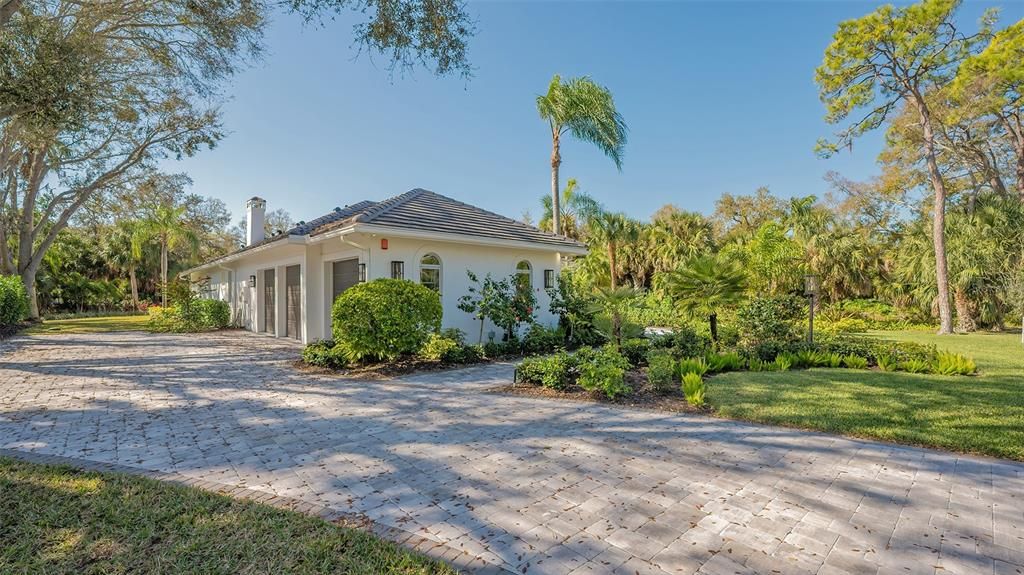 Recently Sold: $1,950,000 (4 beds, 3 baths, 4135 Square Feet)