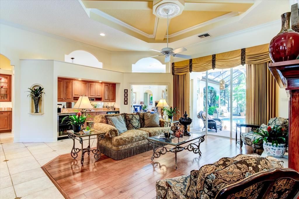 Recently Sold: $895,000 (4 beds, 3 baths, 4159 Square Feet)