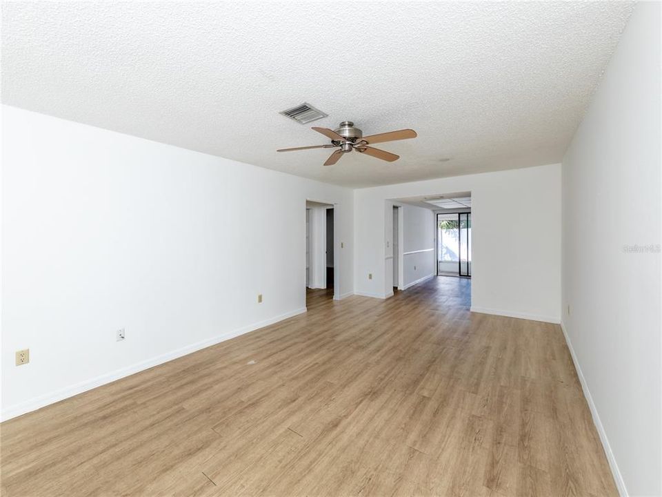 Recently Rented: $1,650 (2 beds, 1 baths, 900 Square Feet)