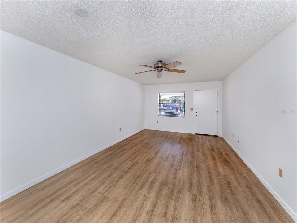 Recently Rented: $1,650 (2 beds, 1 baths, 900 Square Feet)