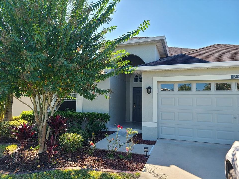 Recently Rented: $2,350 (4 beds, 3 baths, 1927 Square Feet)