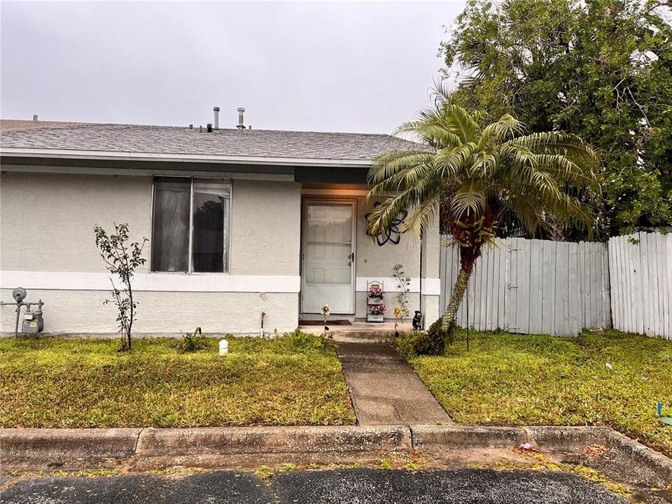 For Sale: $225,000 (3 beds, 2 baths, 984 Square Feet)