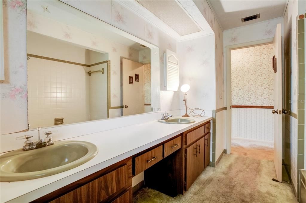 最近售出: $425,000 (3 贝兹, 2 浴室, 1692 平方英尺)