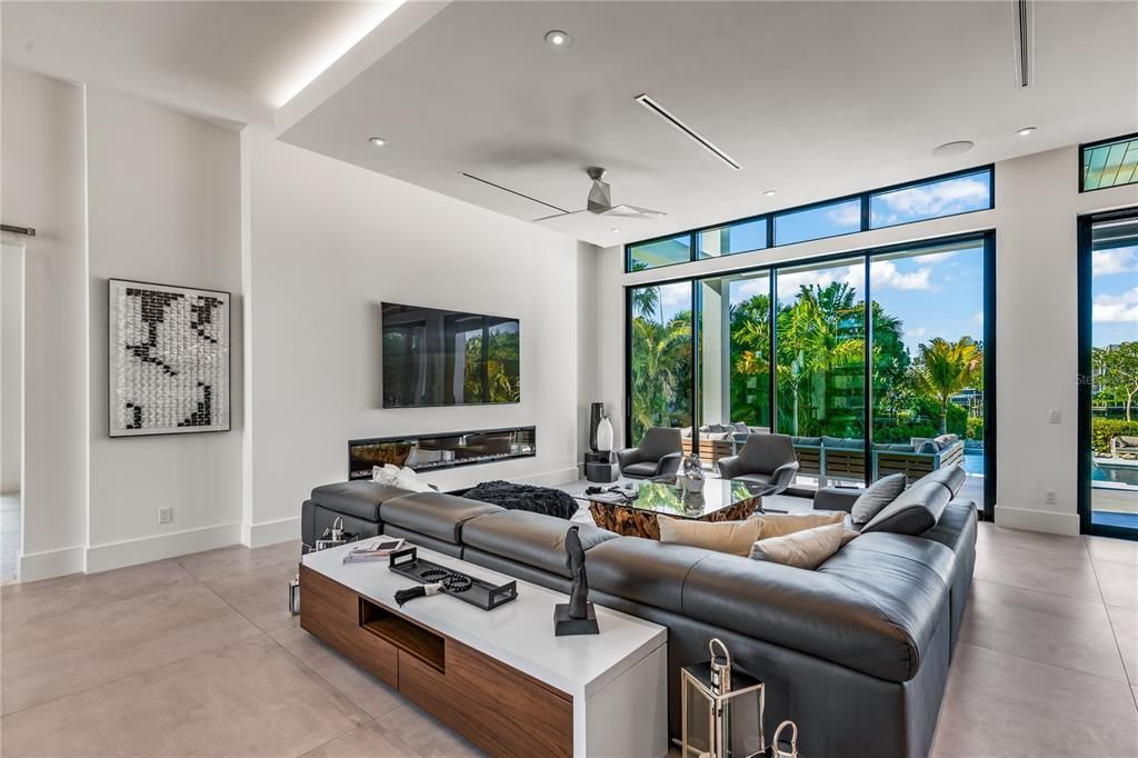For Sale: $8,875,000 (4 beds, 4 baths, 5282 Square Feet)