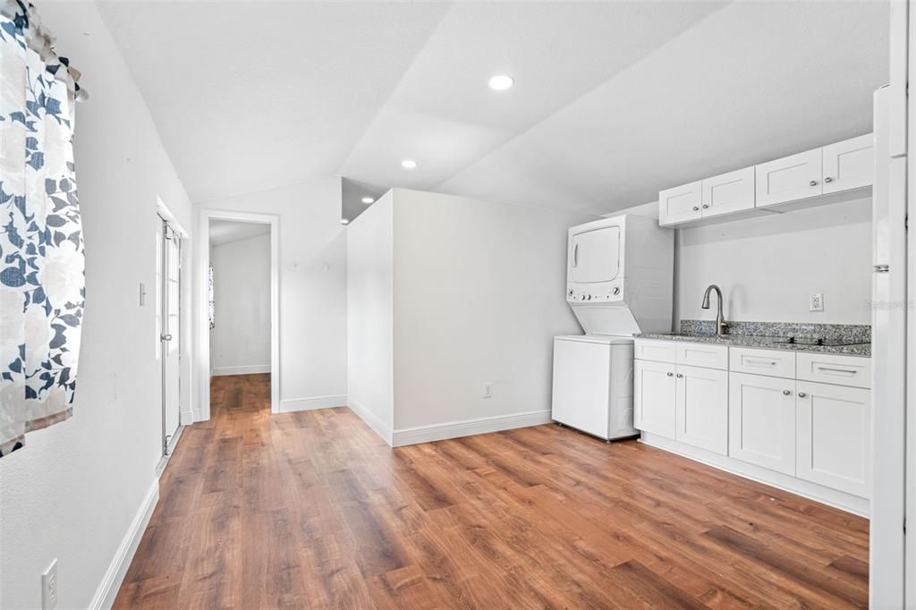 Recently Sold: $750,000 (3 beds, 2 baths, 2534 Square Feet)