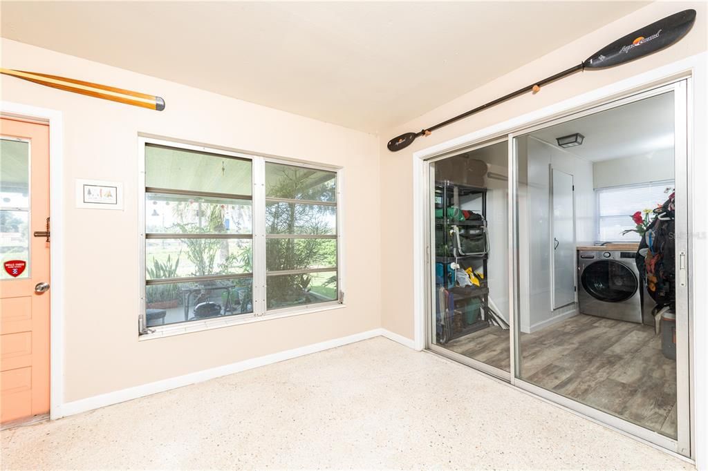 For Sale: $375,000 (2 beds, 1 baths, 1388 Square Feet)