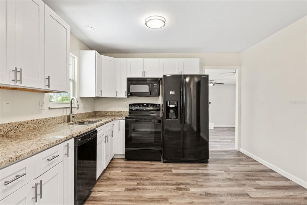 For Sale: $297,500 (3 beds, 2 baths, 1512 Square Feet)