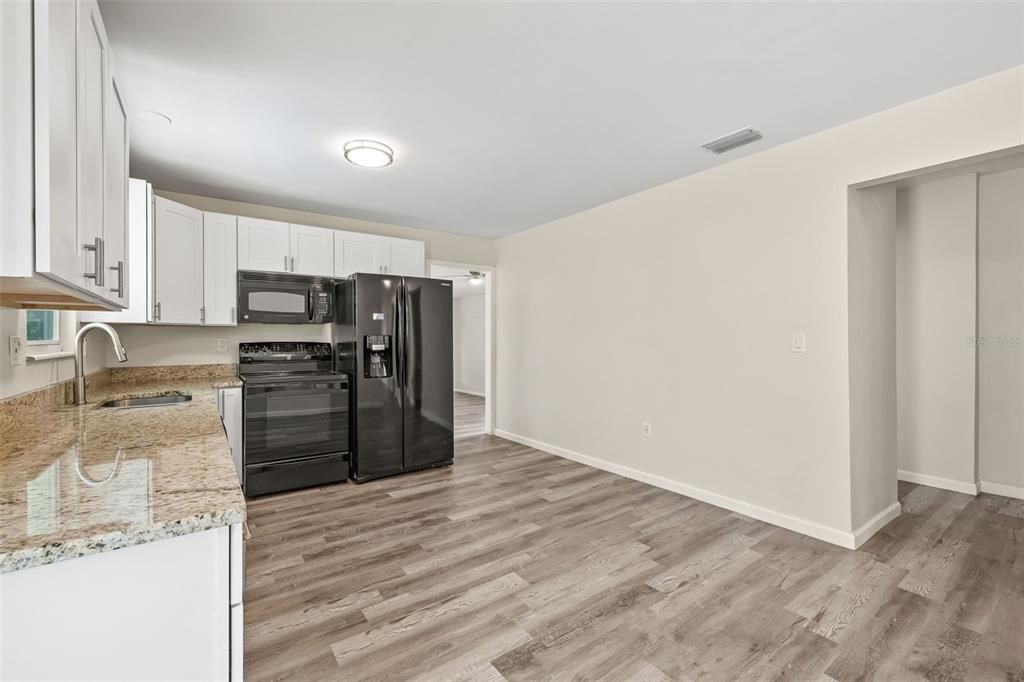 For Sale: $297,500 (3 beds, 2 baths, 1512 Square Feet)