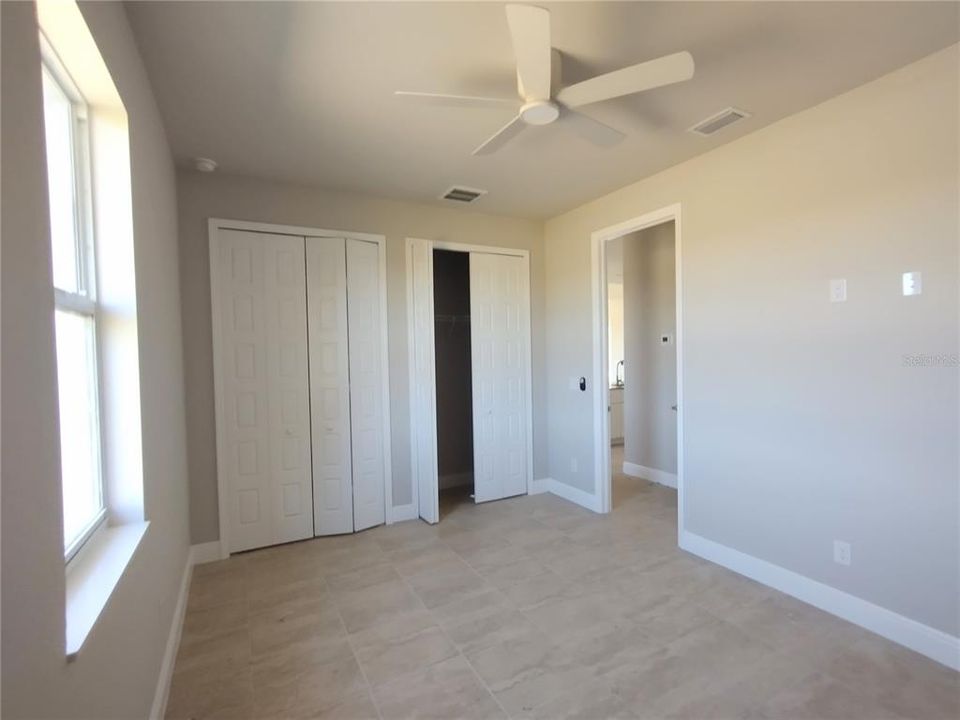 For Sale: $319,900 (4 beds, 2 baths, 1662 Square Feet)