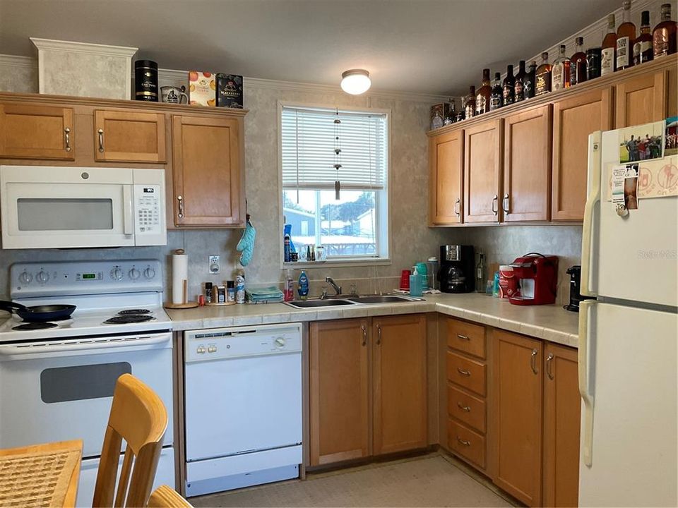 For Sale: $235,000 (3 beds, 2 baths, 1134 Square Feet)