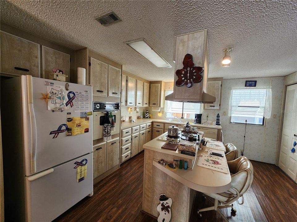 For Sale: $130,500 (2 beds, 2 baths, 1248 Square Feet)