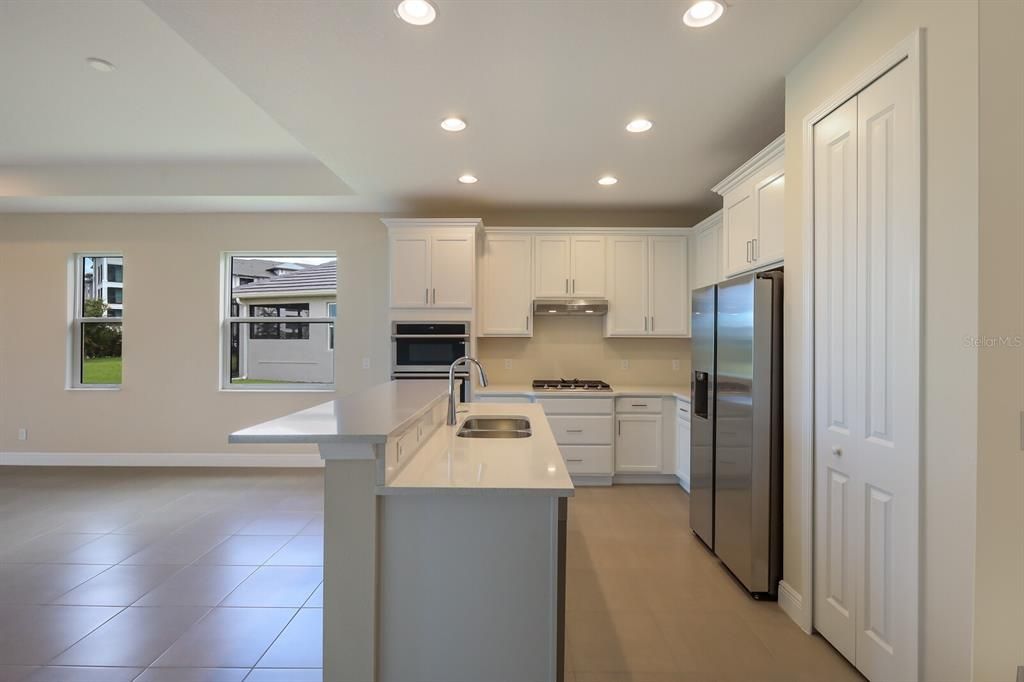 For Sale: $531,950 (2 beds, 2 baths, 1629 Square Feet)