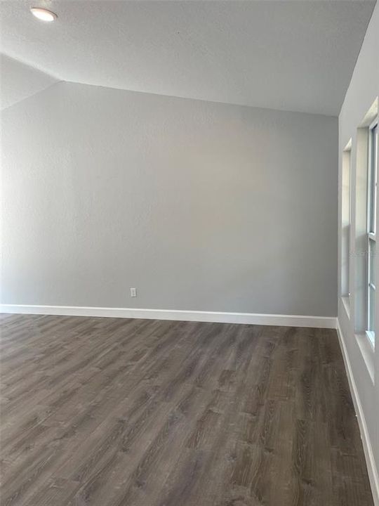 For Sale: $279,900 (3 beds, 2 baths, 1212 Square Feet)