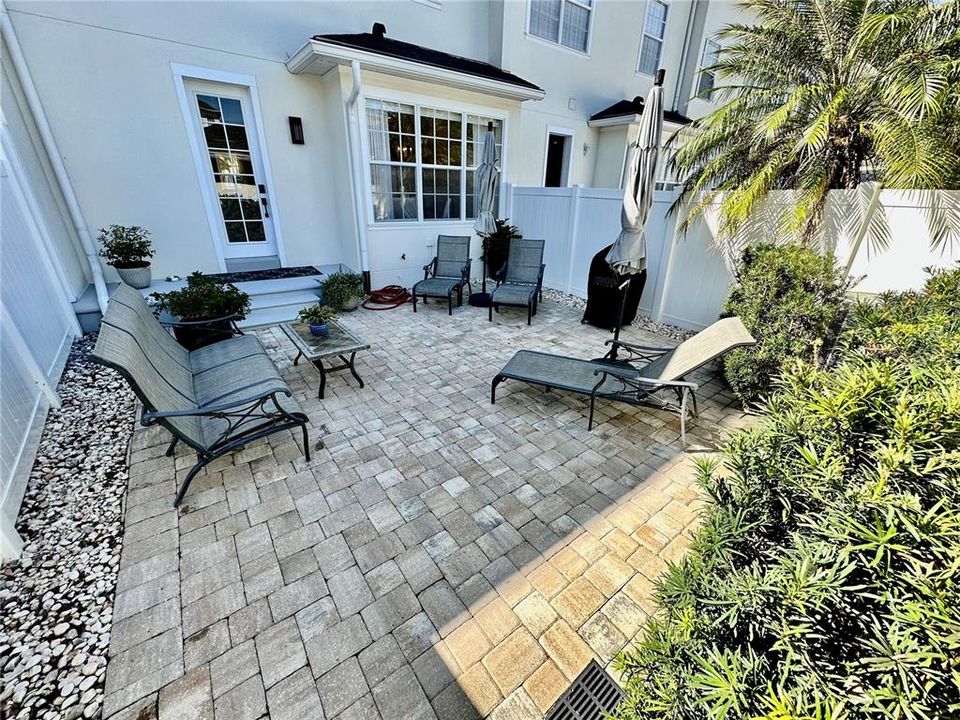 Recently Sold: $699,000 (3 beds, 2 baths, 2000 Square Feet)