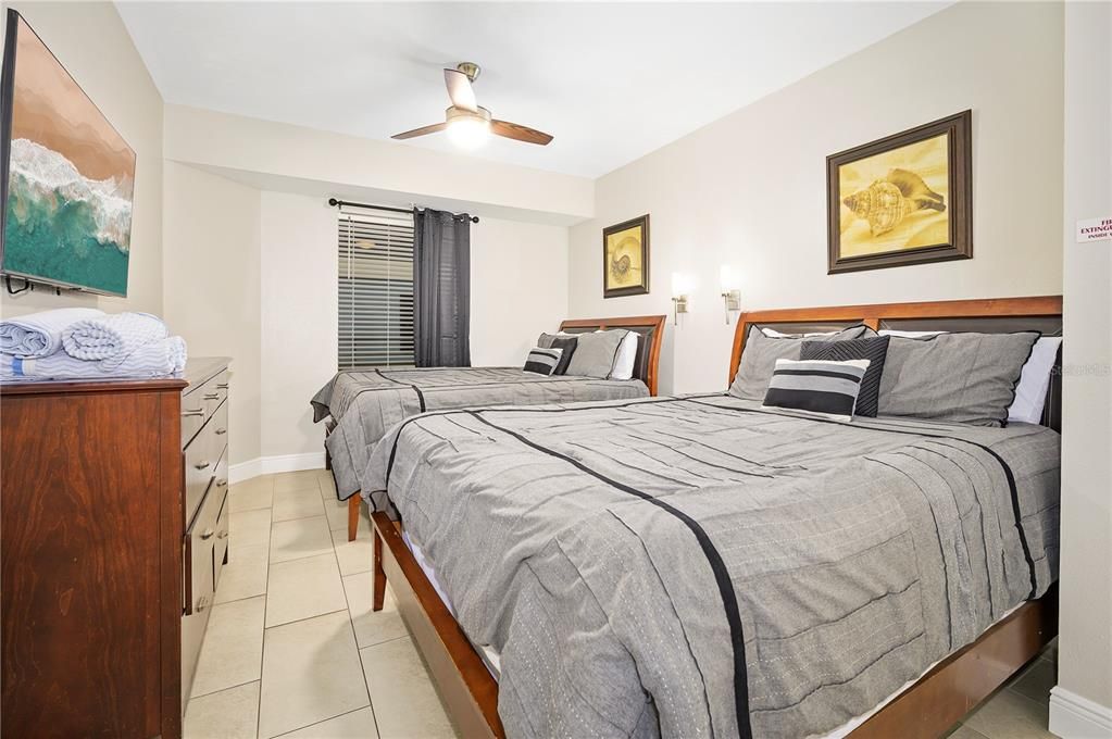 For Sale: $474,900 (1 beds, 1 baths, 751 Square Feet)