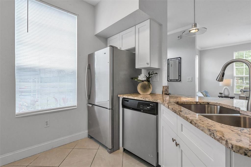 Recently Sold: $210,000 (1 beds, 1 baths, 904 Square Feet)