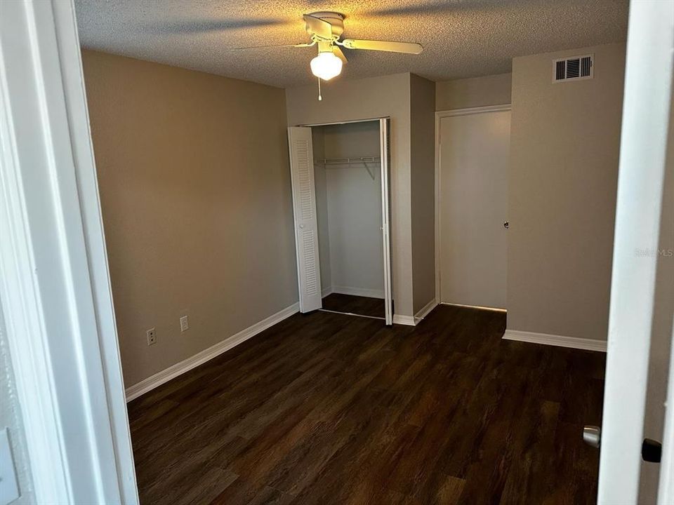 Active With Contract: $1,700 (2 beds, 1 baths, 934 Square Feet)