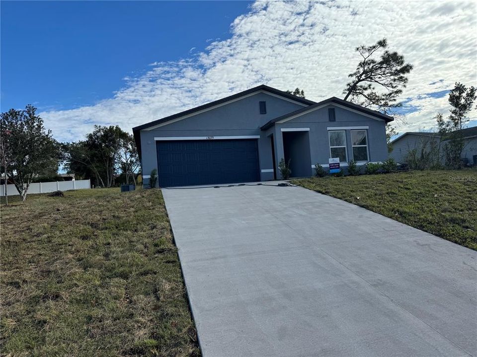 Recently Sold: $291,990 (3 beds, 2 baths, 1477 Square Feet)