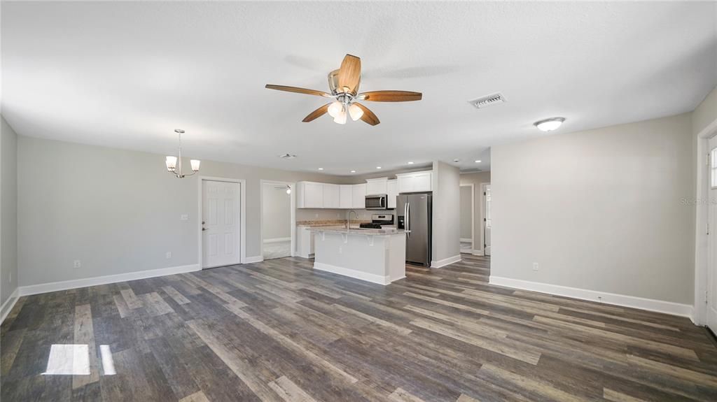 Recently Sold: $289,900 (3 beds, 2 baths, 1318 Square Feet)