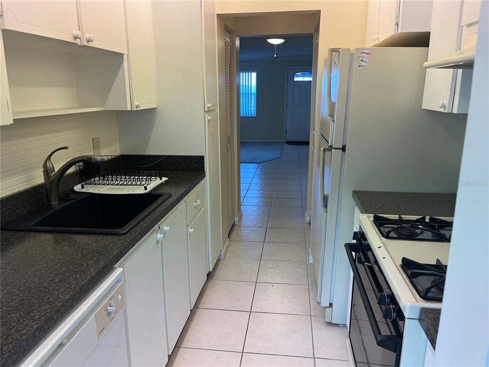 Recently Sold: $169,900 (1 beds, 1 baths, 815 Square Feet)