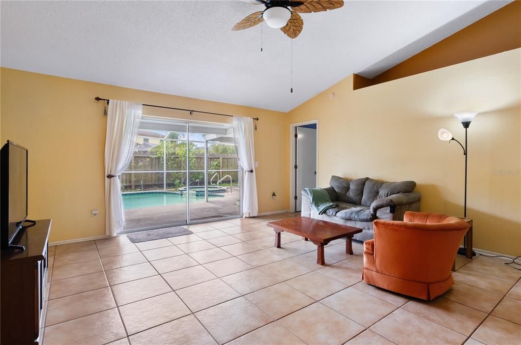 Active With Contract: $449,900 (4 beds, 2 baths, 1606 Square Feet)