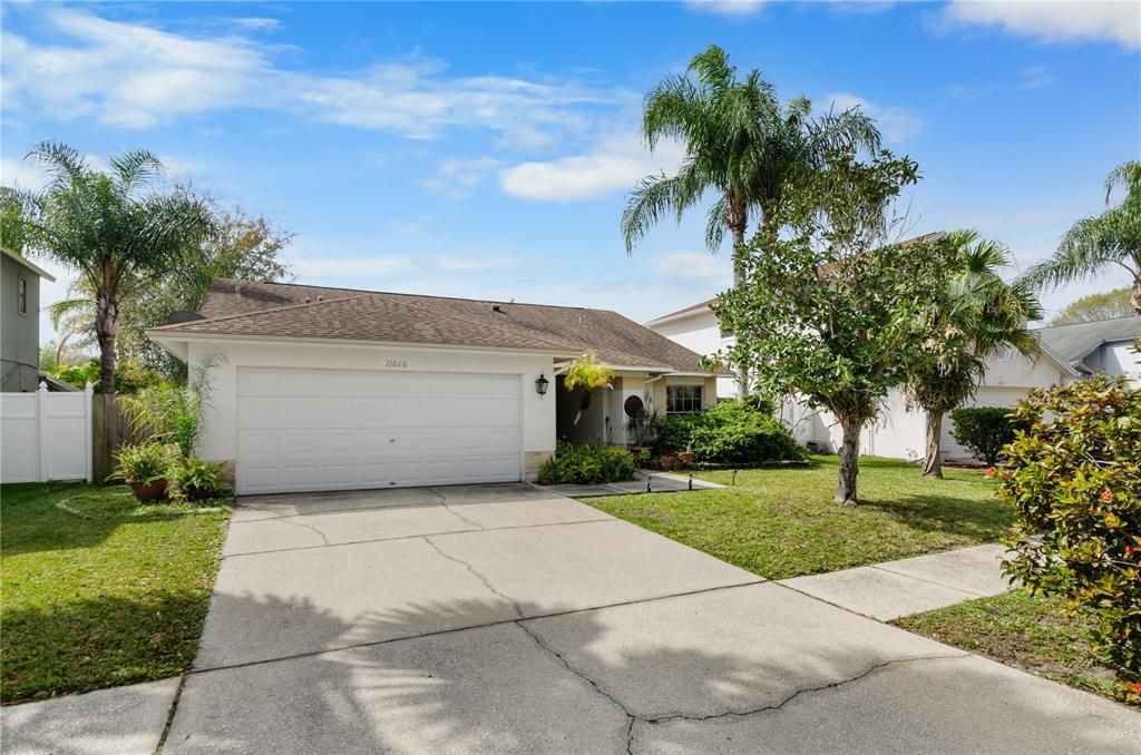 Active With Contract: $449,900 (4 beds, 2 baths, 1606 Square Feet)