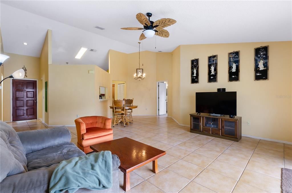 Active With Contract: $449,900 (4 beds, 2 baths, 1606 Square Feet)