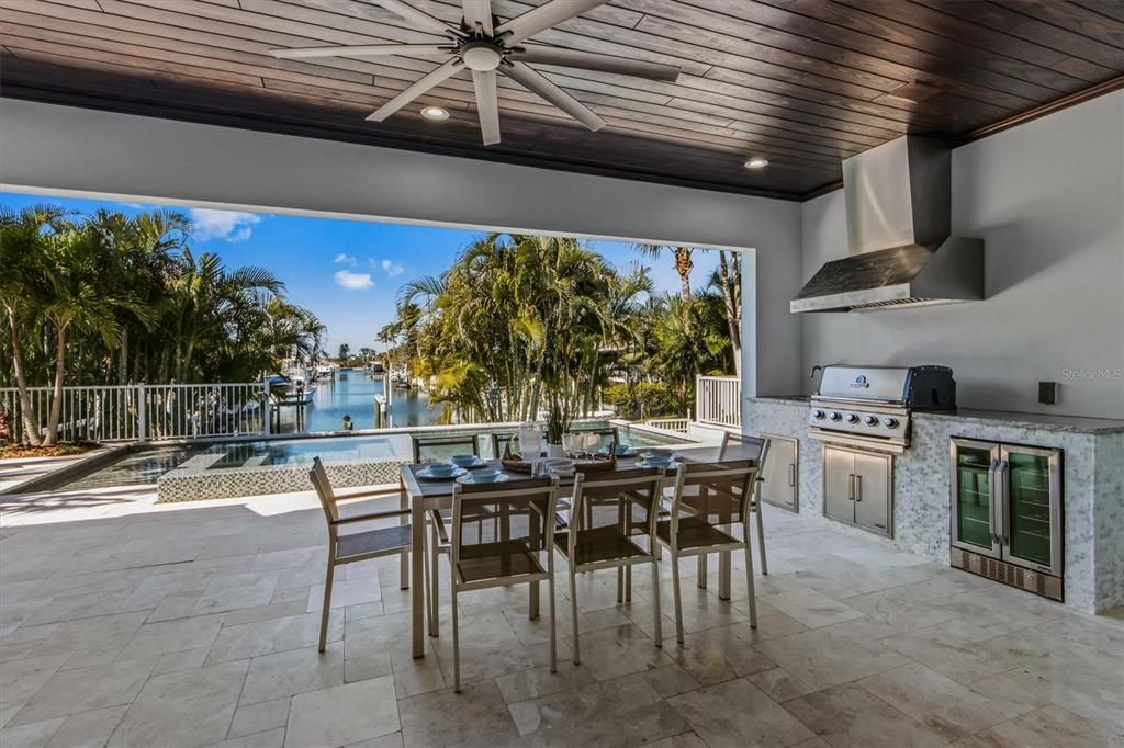 Recently Sold: $3,650,000 (4 beds, 5 baths, 3146 Square Feet)