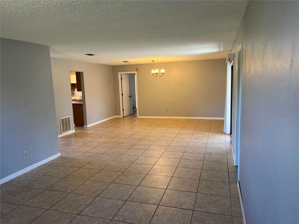 Recently Rented: $1,750 (3 beds, 2 baths, 1636 Square Feet)