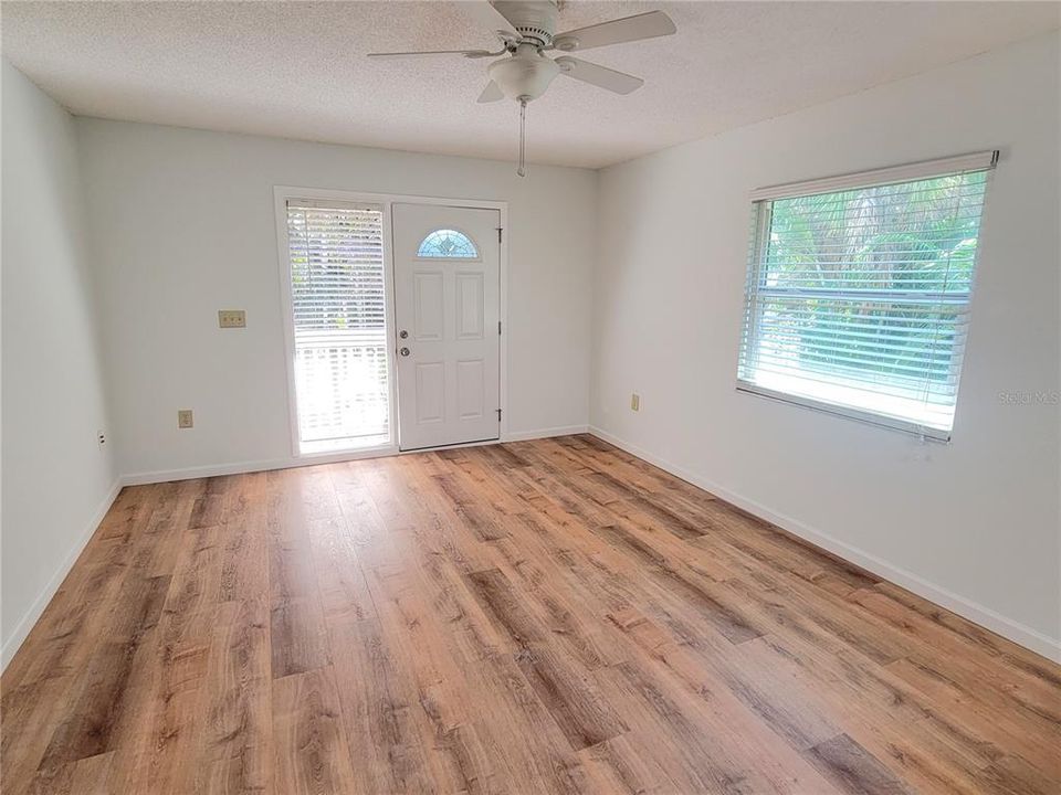 Recently Rented: $2,700 (2 beds, 2 baths, 900 Square Feet)