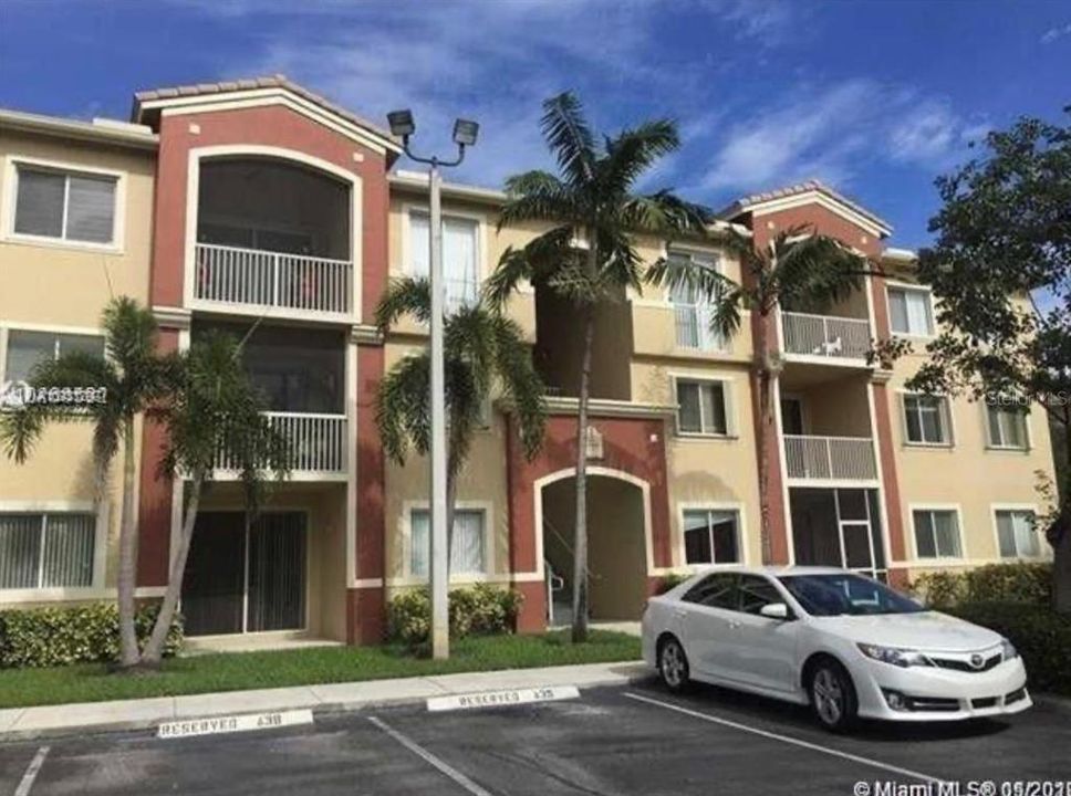 Recently Rented: $2,250 (2 beds, 2 baths, 1061 Square Feet)