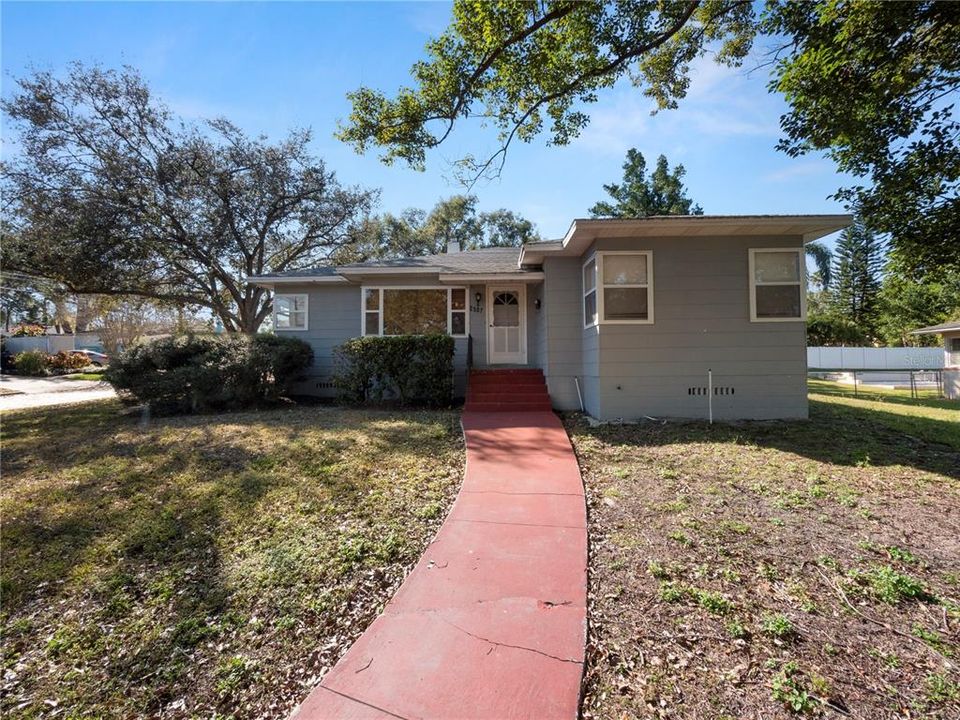 最近售出: $315,000 (3 贝兹, 1 浴室, 1141 平方英尺)