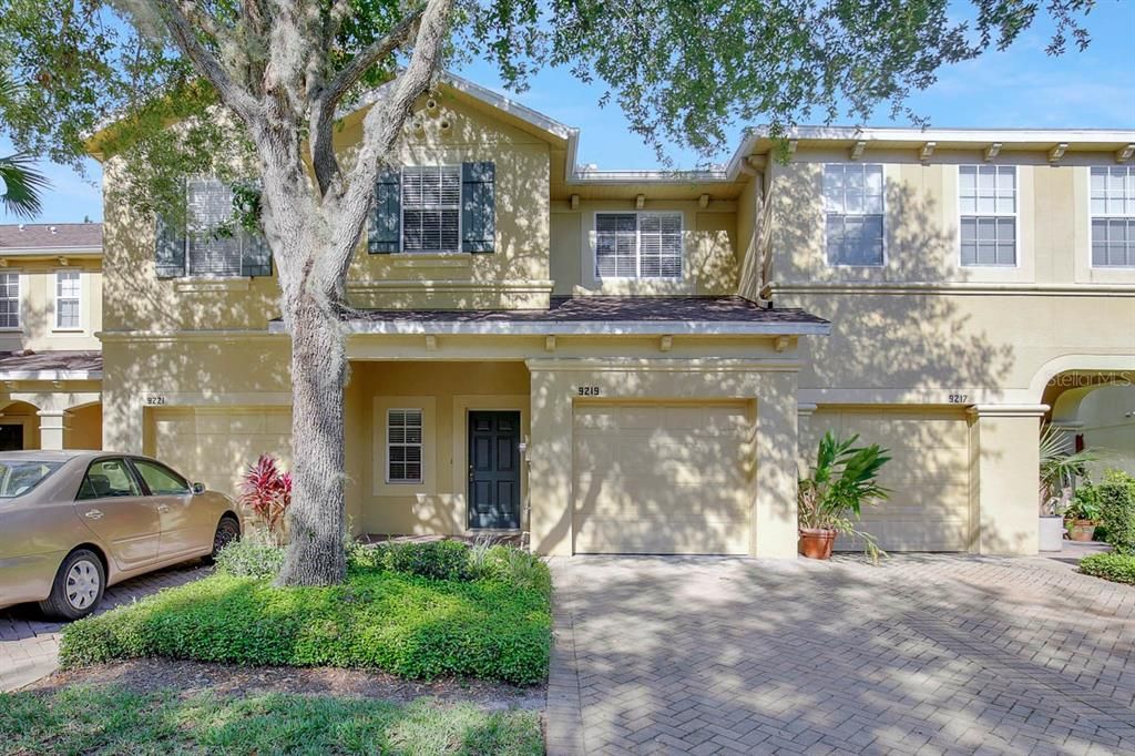 Recently Rented: $2,025 (3 beds, 2 baths, 1930 Square Feet)